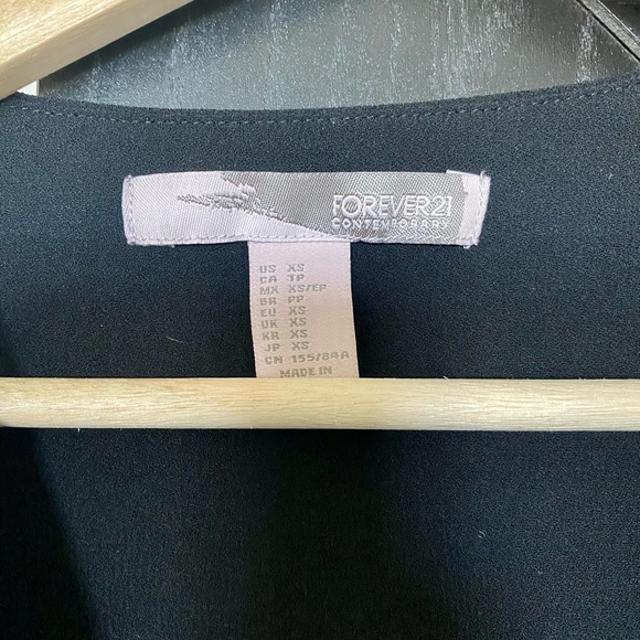 Forever 21 Long Sleeve Bell Front Tie Crop Top XSmall - Picture 3 of 4